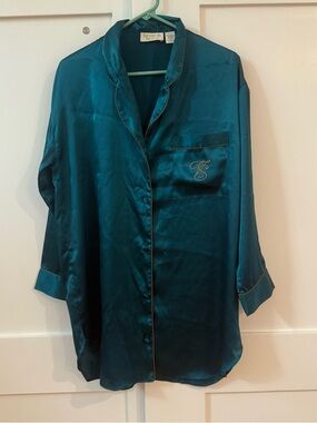 Victoria’s Secret Vintage Gold Label Emerald Green Embroidered Pajama Shirt S/M